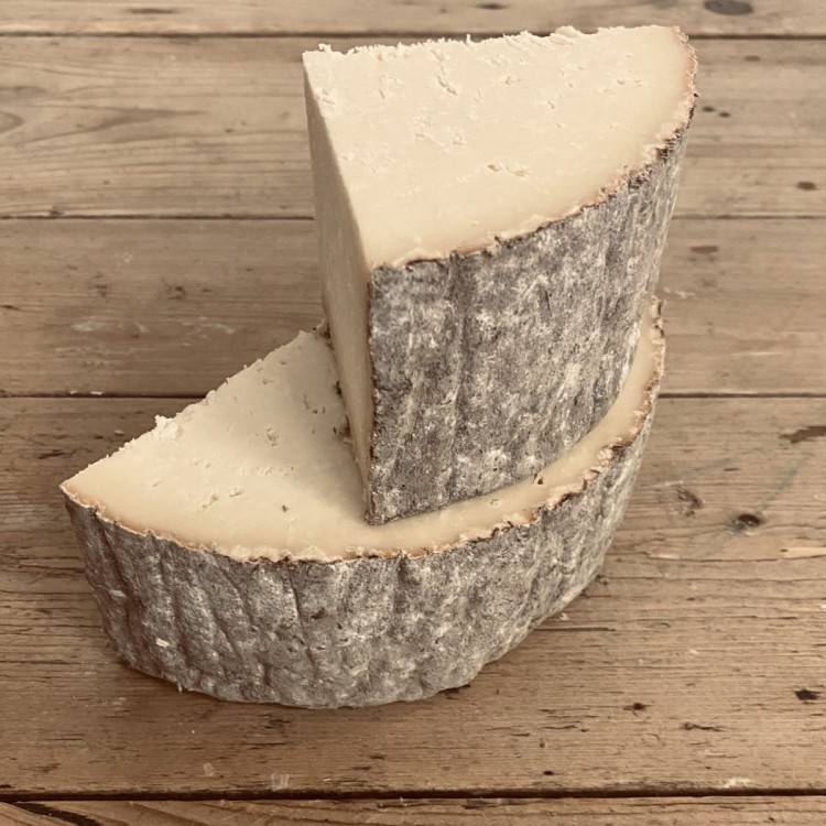 Swaledale Cow's Natural Rind