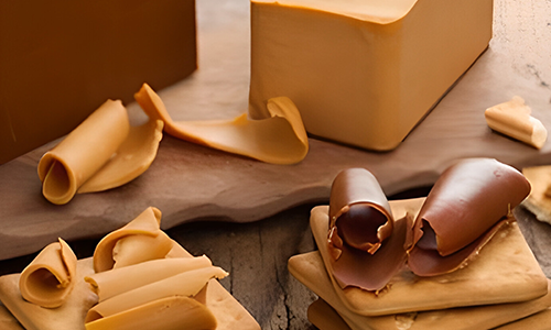 Our artisanal collection features renowned favourites like Jarlsberg, Gjetost, and Nokkelost, alongside unique specialities such as Gamalost and Pultost.